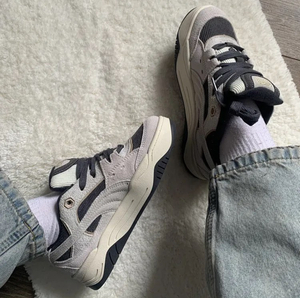 PUMA 180 JR -Beige BLACK