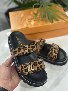 Louis Vuitton slipper - tiger Lv
