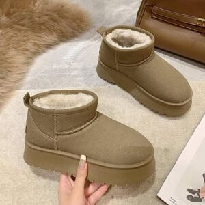 UGG olive