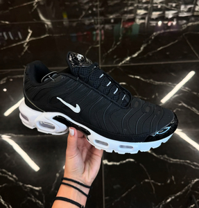 “ Nike AM Plus 2 “black white