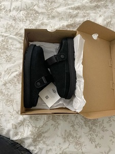 Ugg black
