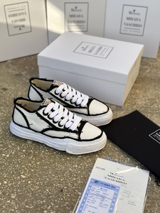 MMY -  white black