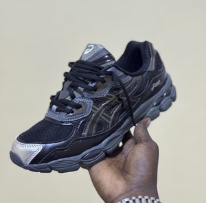 ASICS GEL-NYC Shoes -black
