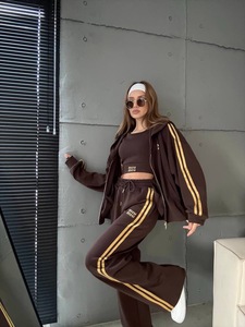 Suits miu miu -brown