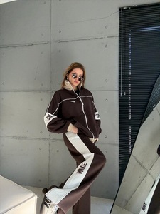 Suits Nike- brown