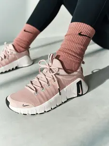 Nike Free Metcon 6  - pink