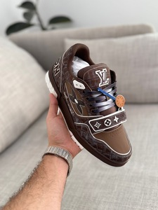 Louis Vuitton LV Trainer -brown