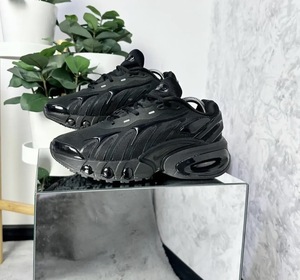 Nike DN8 -  Black