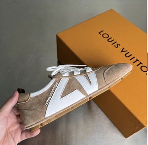 Louis Vuitton  khaki