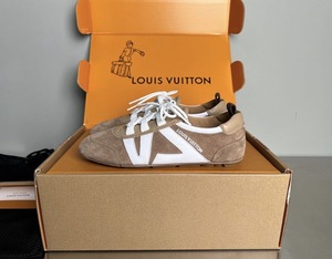 Louis Vuitton  khaki
