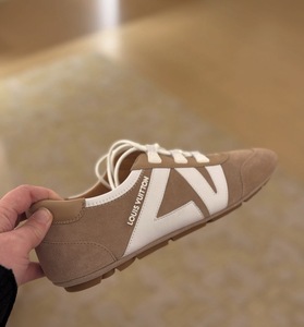 Louis Vuitton  khaki