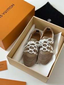 Louis Vuitton  khaki