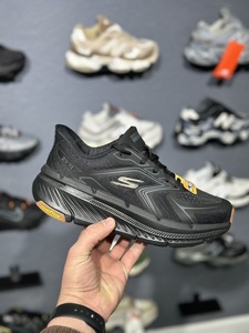 Skechers GOrun SHOES - BLACK