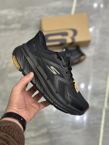 Skechers GOrun SHOES - BLACK