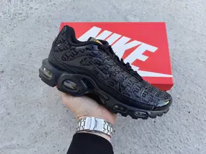 Nike Air Max Plus - Black Tn