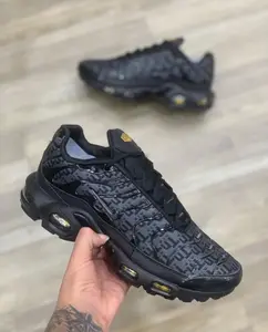 Nike Air Max Plus - Black Tn
