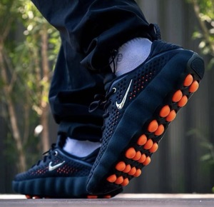 Nike mind 002- Black