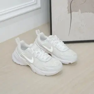 Nike AIR ZOOM - white