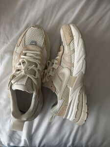 Nike AIR ZOOM - white