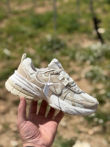 Nike AIR ZOOM - white