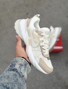 Nike AIR ZOOM - white