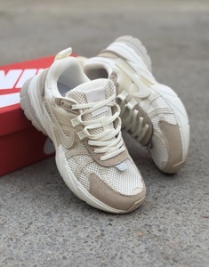 Nike AIR ZOOM - white