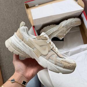 Nike AIR ZOOM - white