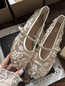 ZARA white