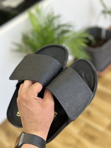 Louis Vuitton slipper - Black