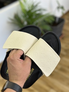 Louis Vuitton slipper - White