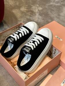 MIU MIU black