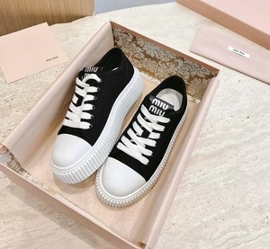 MIU MIU black
