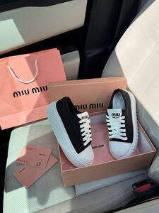 MIU MIU black
