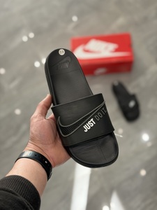 Nike Slipper -  black grey