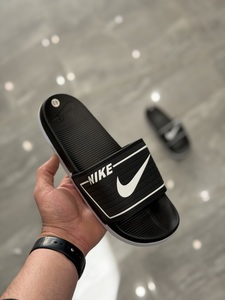 Nike Slipper -  black white