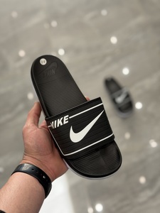 Nike Slipper -  black white