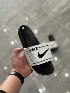 Nike Slipper - white black
