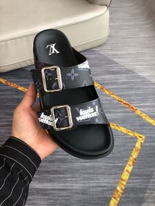 Men's Lv Slipper -Black white