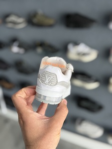 Louis Vuitton CHILDREN -Grey