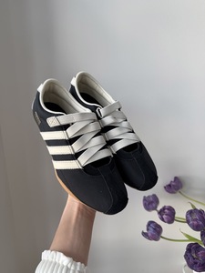 Adidas TOKYO -black