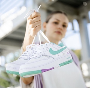 Nike Women's gama  green