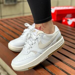 Nike Women's gama  beige