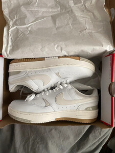 Nike Women's gama  beige
