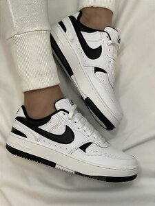 Nike Women's gama SE black