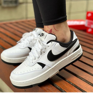 Nike Women's gama SE black