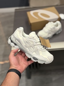 ASICS GEL-NYC Shoes -grey beige