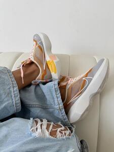 Nike Women's vistalite SE pink orange