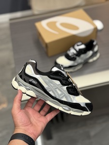 ASICS GEL-NYC Shoes - Grey Brown