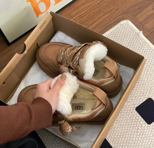 Shoes UGG camel