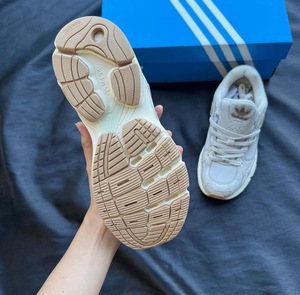 Adidas astir